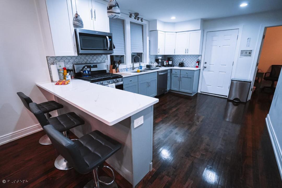 The Blue Golden Luxury Modern 3- Bedroom Apartment In Chicago Extérieur photo